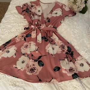 Pretty dusty rose, floral swing dress. Med
